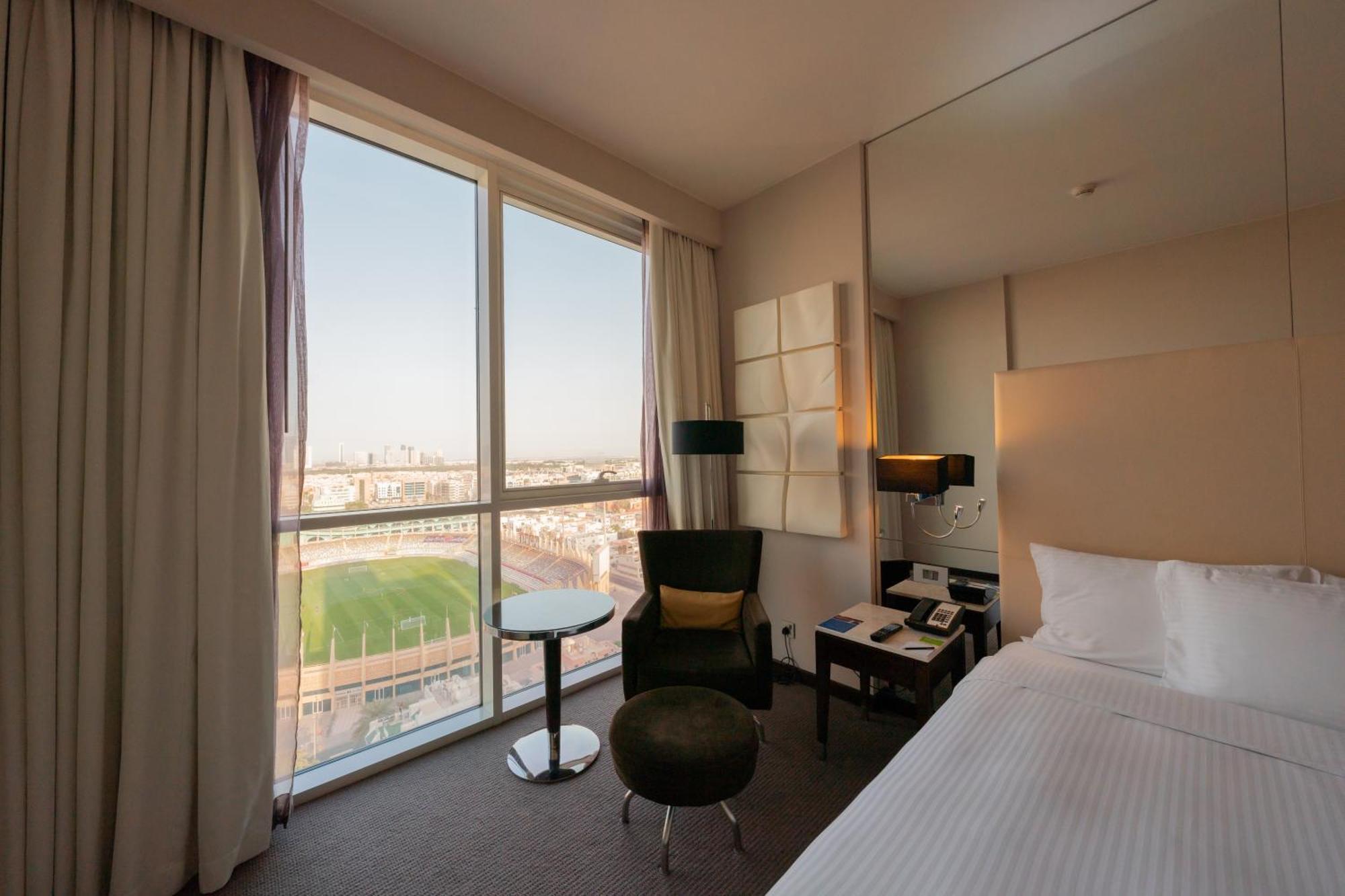 Hotel Centro Al Manhal By Rotana 3*