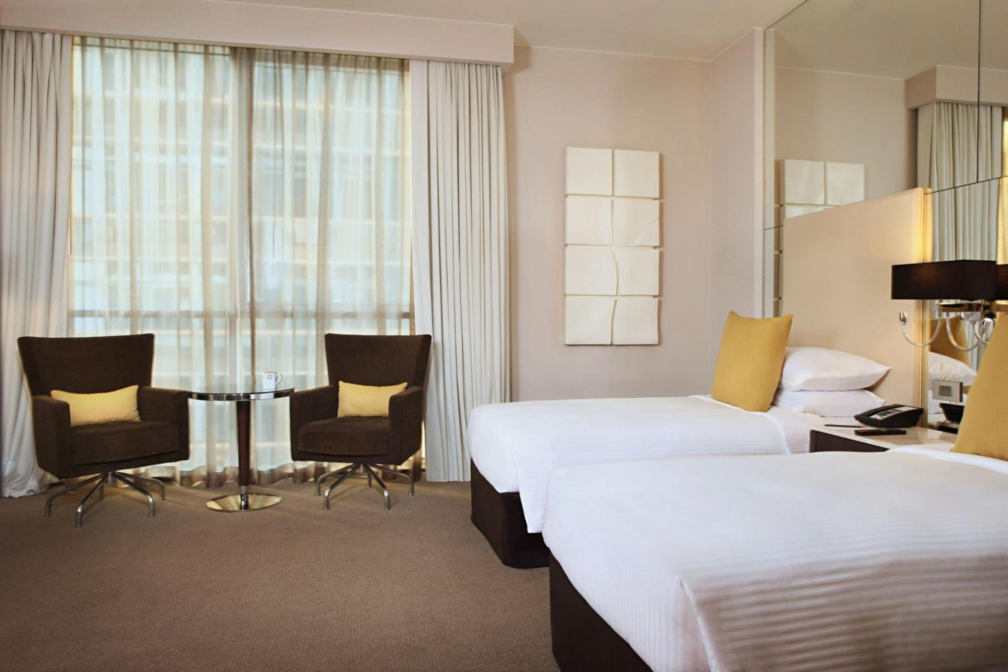 Hotel Centro Al Manhal By Rotana 3*